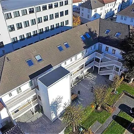 Housing Aparthotel 4*